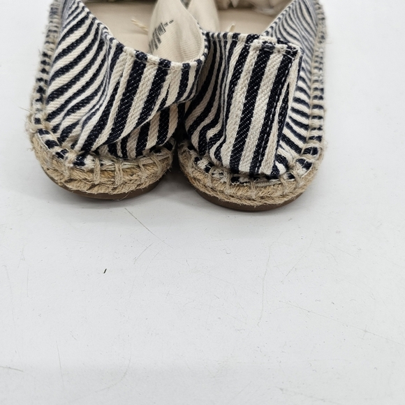 Old Navy Flamingo Chambray Stripe Canvas Espaddilles Womens Size 8 Nwot - Picture 4 of 8